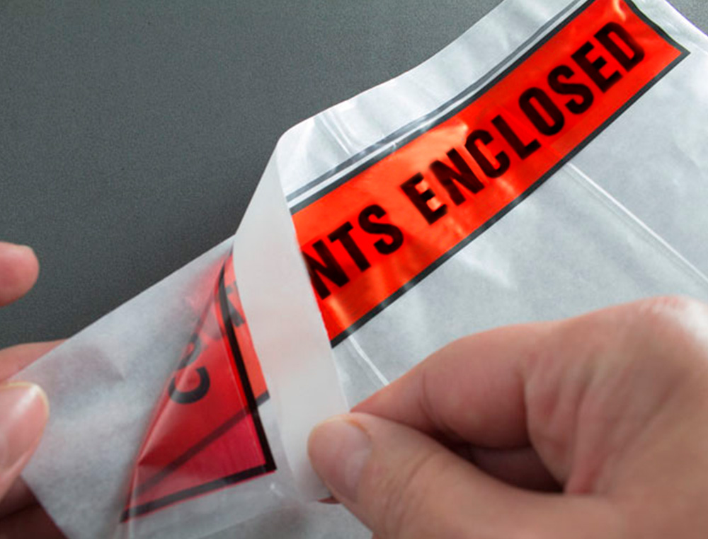 POCHETTE DOCUMENTS CI-INCLUS Q-CONNECT AUTO-ADHESIVE TRANSPARENTE 125X110MM TEXTE ANGLAIS PAQUET 100 UNITES